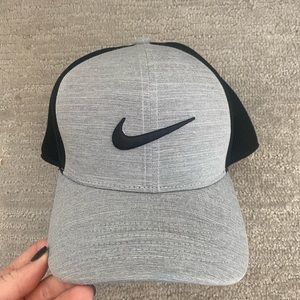 Men’s gray Nike Hat